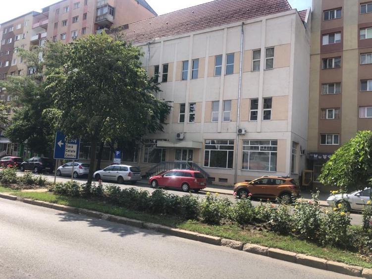 SPATIU COMERCIAL CU DESCHIDERE 30 ML LA BULEVARDUL REVOLUTIEI