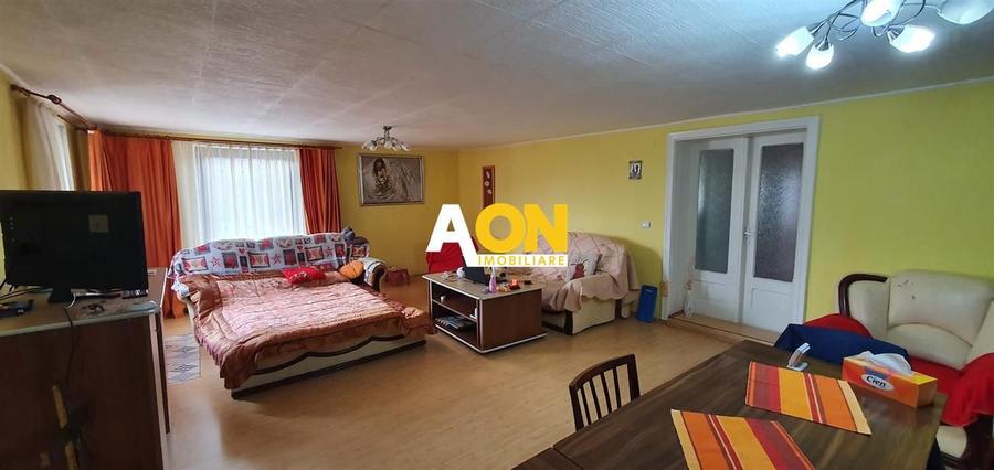 Casa cu 1064 mp teren, ideala pentru pensiune
