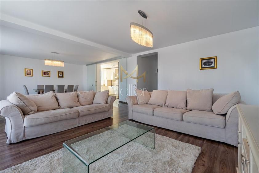Penthouse superb cu 4 camere + terasa in Borhanci!
