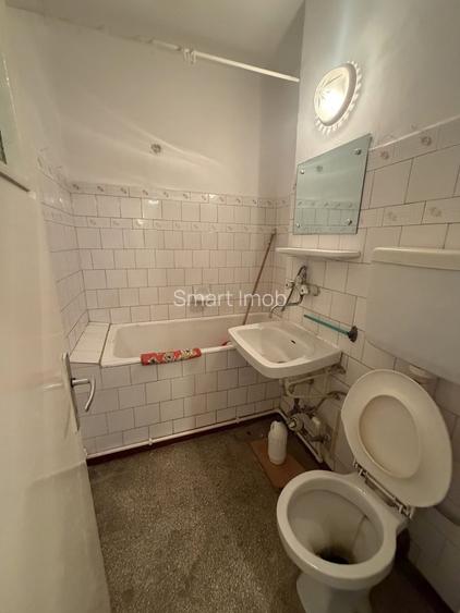 De vânzare apartament 2 camere Decomandat etaj 3/4