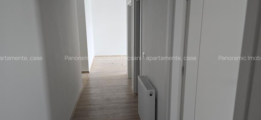 2 camere de vanzare  Focsani, central, bloc nou - 21