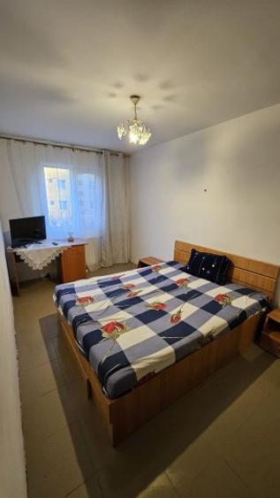 Apartament 3 camere de vanzare zona KM 4-5