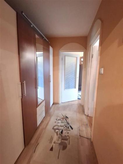 Apartament 3 camere decomandat si balcon Vasile Aaron