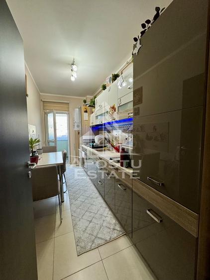 Apartament cu 3 camere de vanzare, 60 mp, parter, Giroc