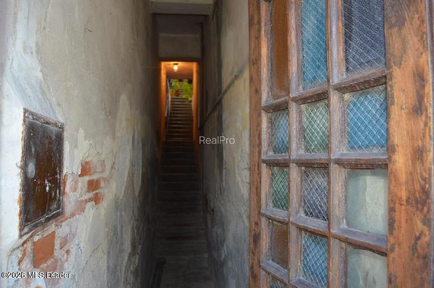 Curtea de Arges - Ultracentral - Casa autentica 180 mp, Teren 1336 mp - 9