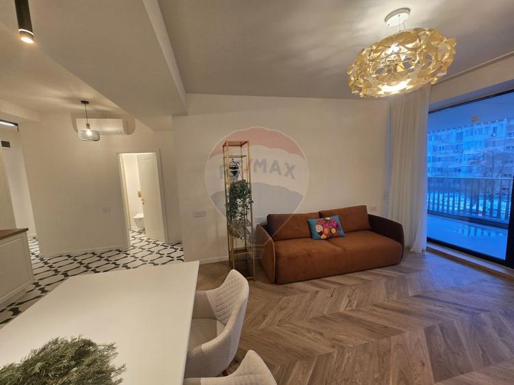 Apartament de lux, cu loc de parcare, langa Universitate