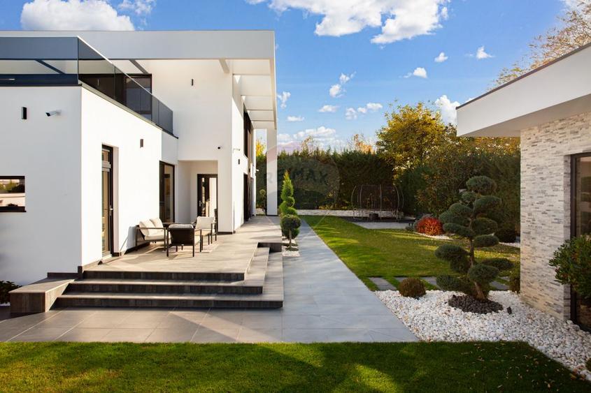 Vilă de lux stil mediteranian de vânzare zona Aradul Nou-Tabacovici