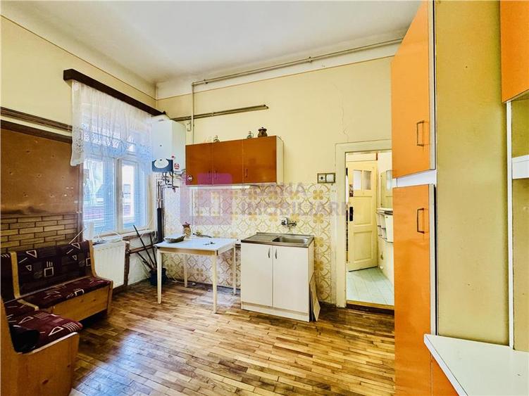 Apartament 2 camere de vanzare | Centrul Istoric Catedrala | etaj 1 | pivnita