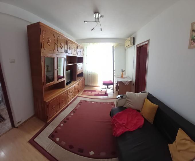 Apartament 2 camere zona Casa de Cultura cu Centrala