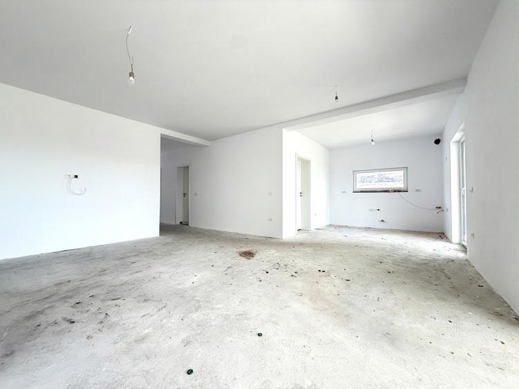 Casa individuala, 3 camere, 85 mp utili, 576 mp teren - Sanandrei