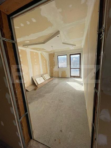 Spatiu comercial cu destinatii multiple, semifinisat, 227 mp, zona Scheia