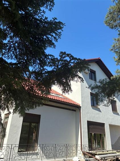 Vila Pipera 785 mp, in curs de totala renovare, 6 dormitoare, 6 bai, S+P+E+M