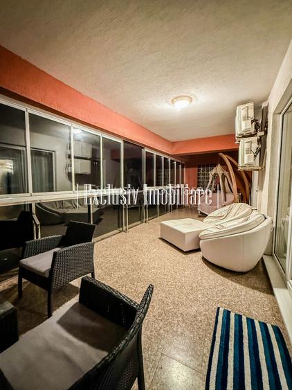 Vedere Frontala la Mare si Plaja la Picioare - Apartament cu Parcare Privata - 7