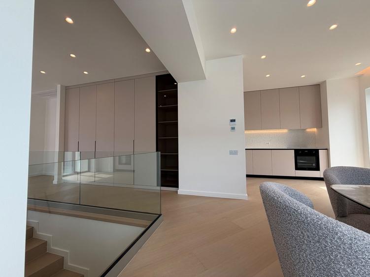 Penthouse Duplex Spectaculos de Închiriat  | Aviatiei Promenada