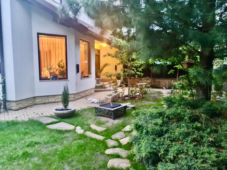 Vila spatioasa de inchiriat 7 camere cu gradina si terasa spectaculoasa