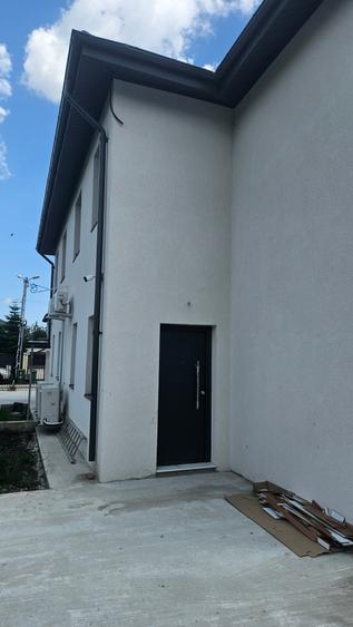Duplex pe strada Fluturilor 110000+TVA,cu centrala pe gaze si pompa de caldura