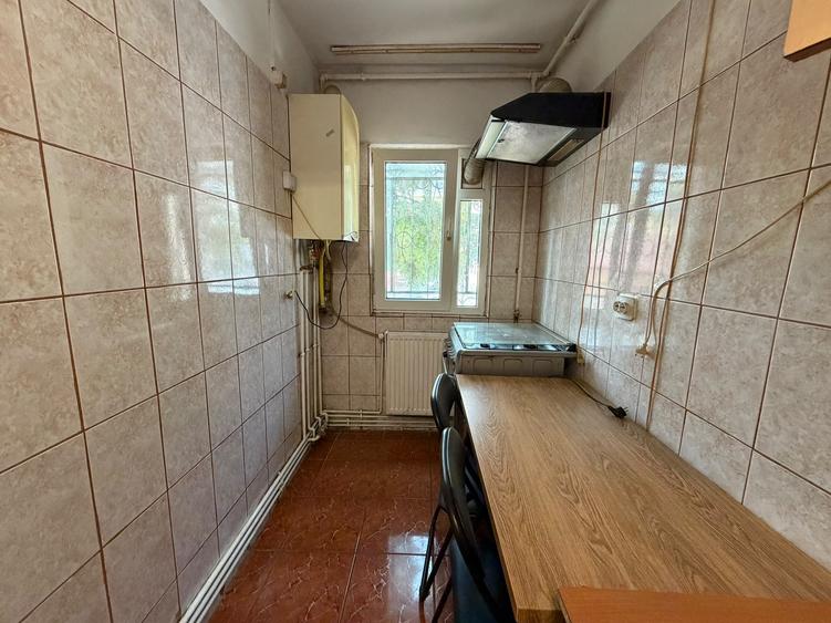 Garsoniera Fizicienilor Bloc 1982 Reabilitat Parter Inalt 15 Min Metrou