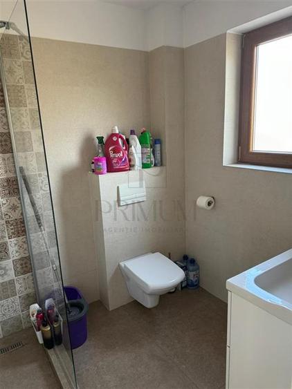 Duplex mobilat utilat - bucatarie inchisa - carport - piscina - canalizare