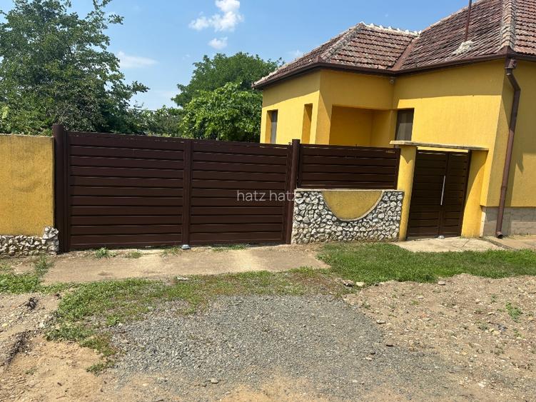 De vânzare – Casă modernă cu teren generos de 5.538 mp, livadă și dotări complet - 2