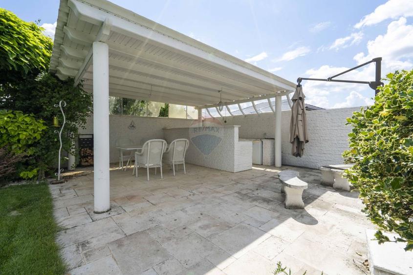 Casă cu 5 camere Ready To Move, de vânzare în Sântandrei