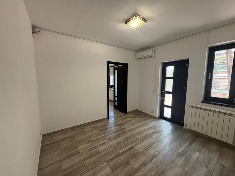 Casă individuală pentru birouri , 4 camere ,4 locuri de parcare