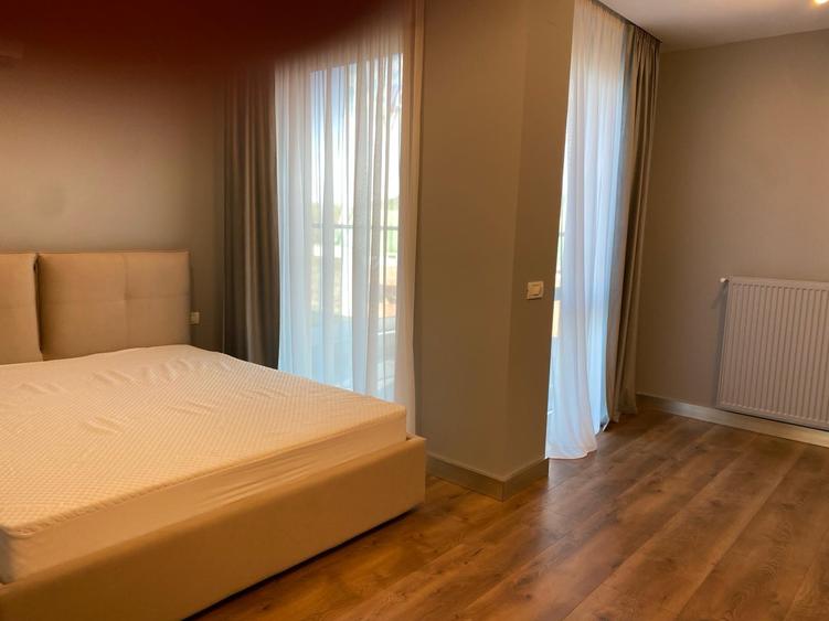 Vila de lux in zona Baneasa - Sisesti, cu 6 camere, 4 parcari, vedere lac