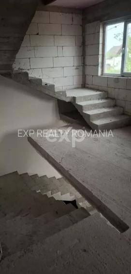 Duplex complet pentru 2 familii – 326 mpși 2.000 mp teren, lângă Pitesti - 2
