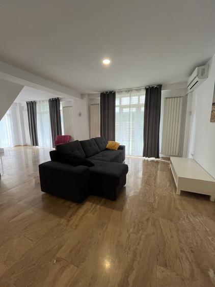 Apartament 3 camere Jolie Ville 160 mp,curte proprie 140 mp.