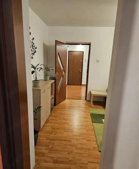 Apartament 3 camere etaj 2 zona Gorjului