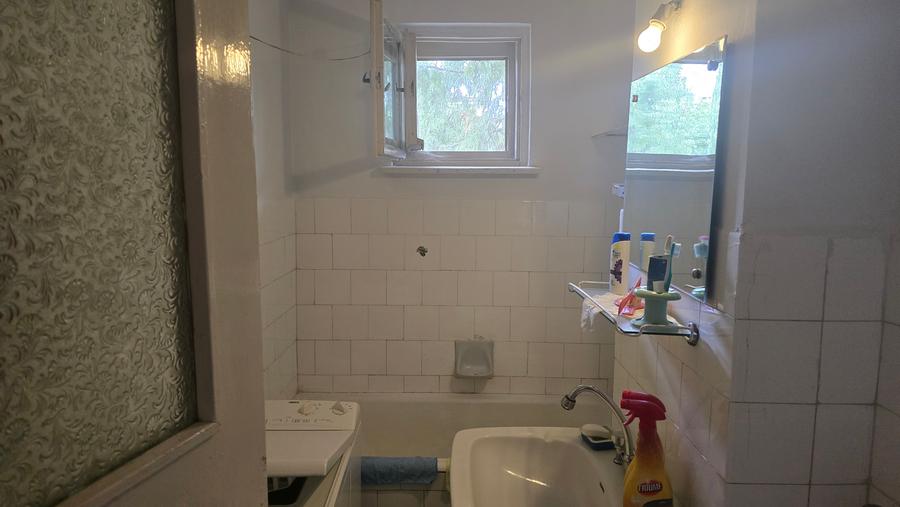 Vand apartament cu 3 camere in Deva, etaj 3, zona Gojdu (Zamfirescu),