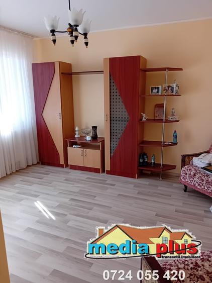 Apartament cu 3 camere decomandat Micro 20