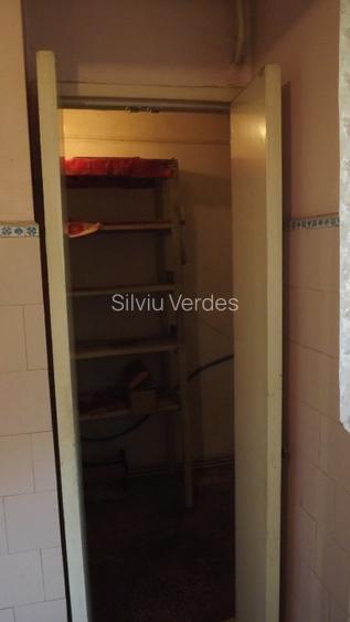 Apartament 4 camere , central, bulevardul Independentei 6 - 14