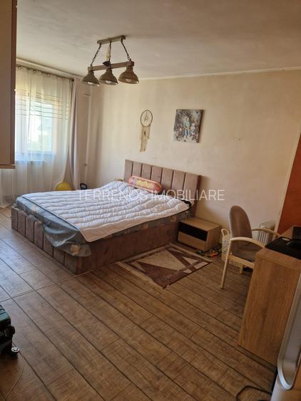 Apartament 2 camere zona Panda , etaj 4 cu sarpanta din constructie