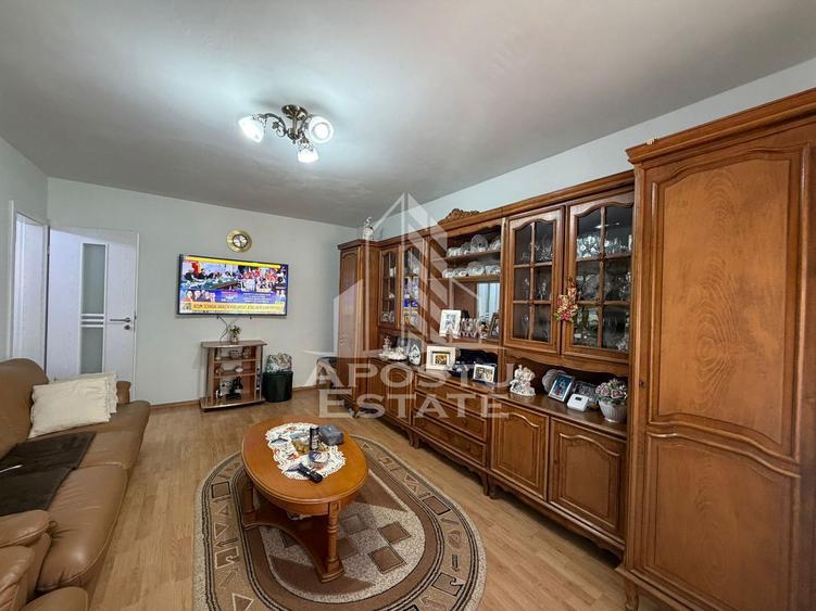 Apartament cu 3 camere, garaj, de vanzare, zona Plavat I I,Timisoara