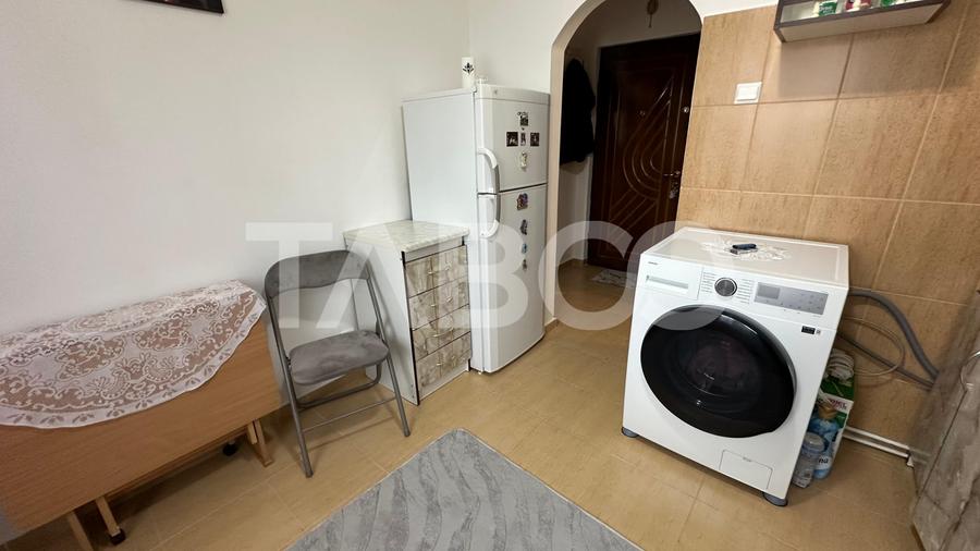 Garsoniera decomandata etaj intermediar 1 de vanzare zona Lupeni Sibiu