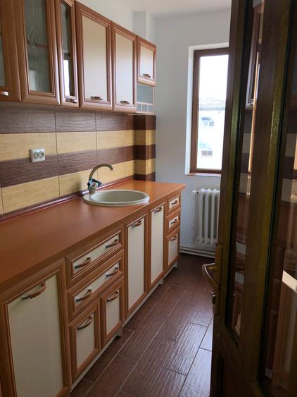 Apartament 3 camere Podul Ros -Pallas