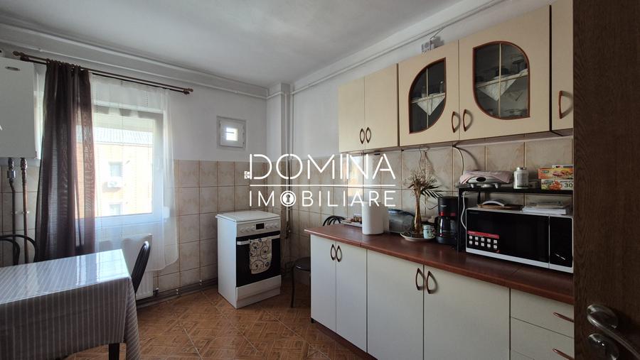 Vânzare apartament 4 camere, 79 mp, vedere bilaterală – zona Debarcader