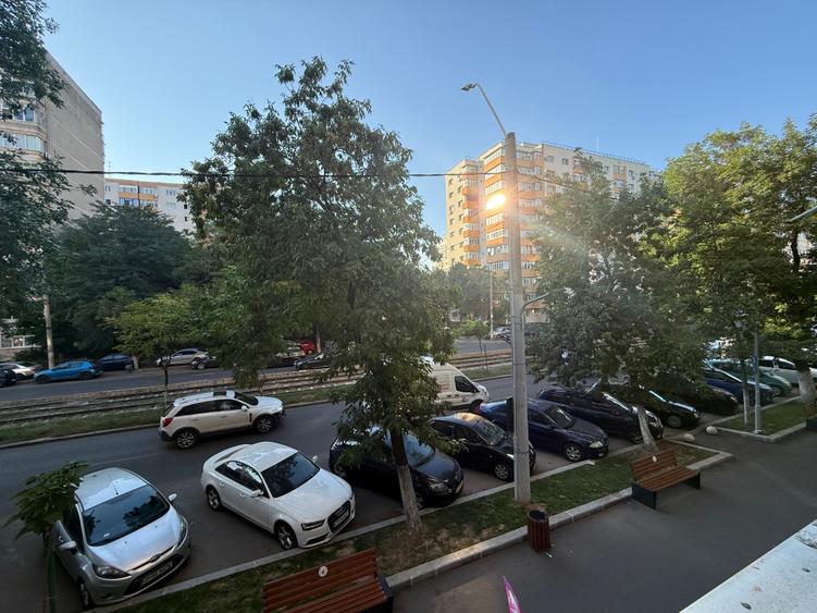 Rahova, Lic.Bolintineanu, 2 camere deosebit, etaj 1, 59 mp, bloc 84 reabilitat