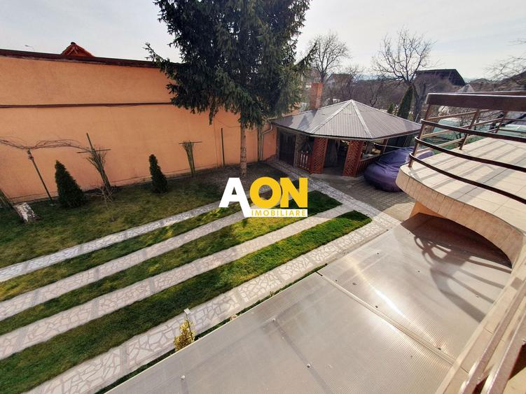 Casa P+1, 912 mp teren, 5 camere, strada asfaltata, zona Lipoveni