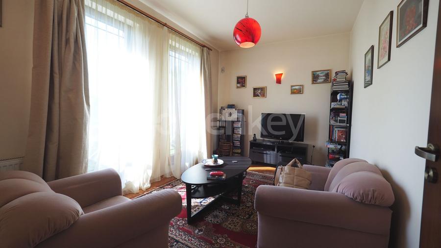 Vila cu 6 camere | gradina atent amenajata | garaj