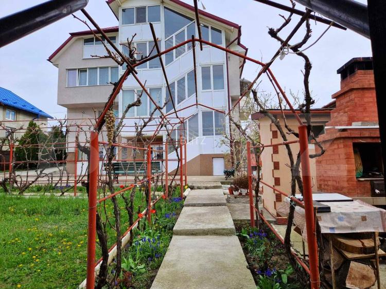 Casă  cu 2 apartamente, mansardă și teren 1000 mp – Tomești - 2
