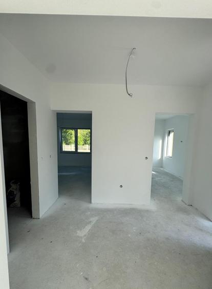 Casă individuală eficientă energetic, teren 9 ari, încălzire în pardoseală