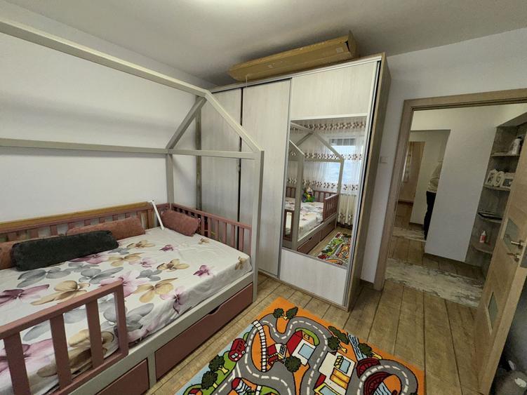 Academia Navală - Soveja apartament decomandat 3 camere 78 mp