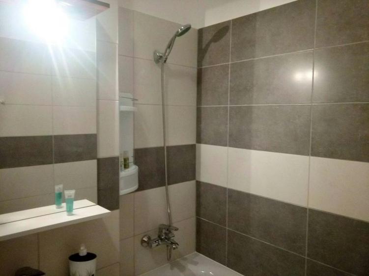 Garsoniera lux, in bloc nou, de inchiriat. Modern , complet mobilata si utilata.