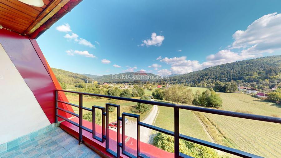 Pensiune în funcțiune | 10 camere | Teren 4.000 mp | Brădet – Săcele