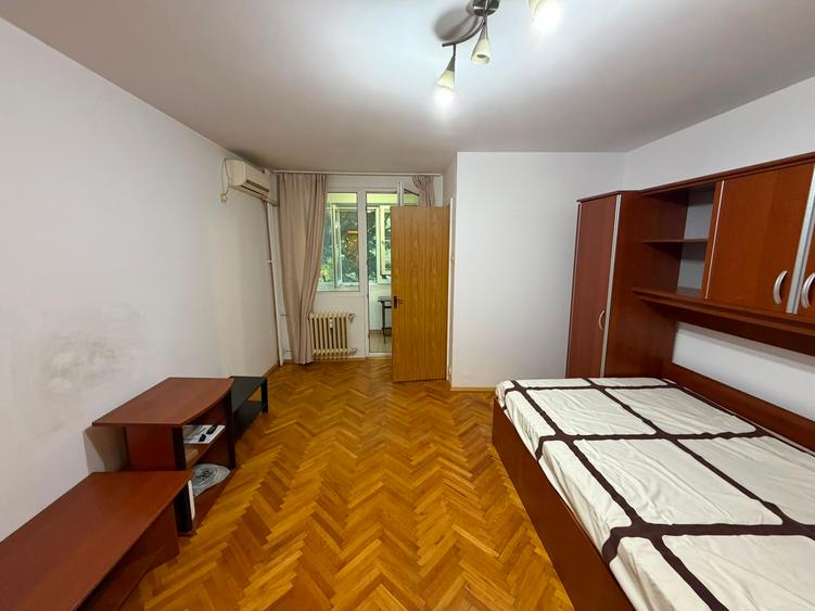 Garsoniera Titan 31 Mp Instalatii Schimbate 8 Min Metrou Pret Negociabil