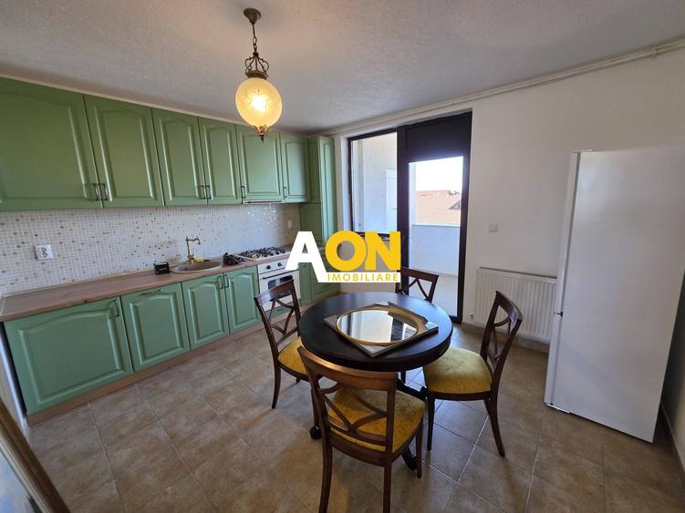 Apartament 5 camere, renovat, 68 mp utili + mansarda 52 mp, Cetate