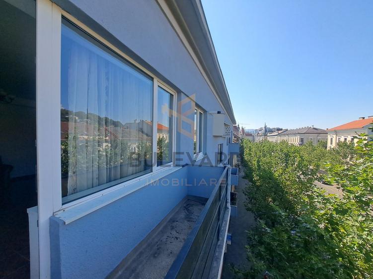 Apartament 2 camere, zona centrala, inceputul strazii Horea