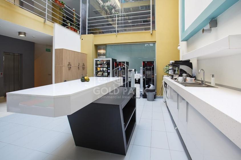 Cladire de Birouri- Zona Ultracentral- Suprafete intre 38 si 270 mp