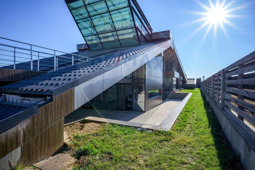 Vilă Futuristă: Eleganță & Inovație la limita pădurii, piscină, 4500mp